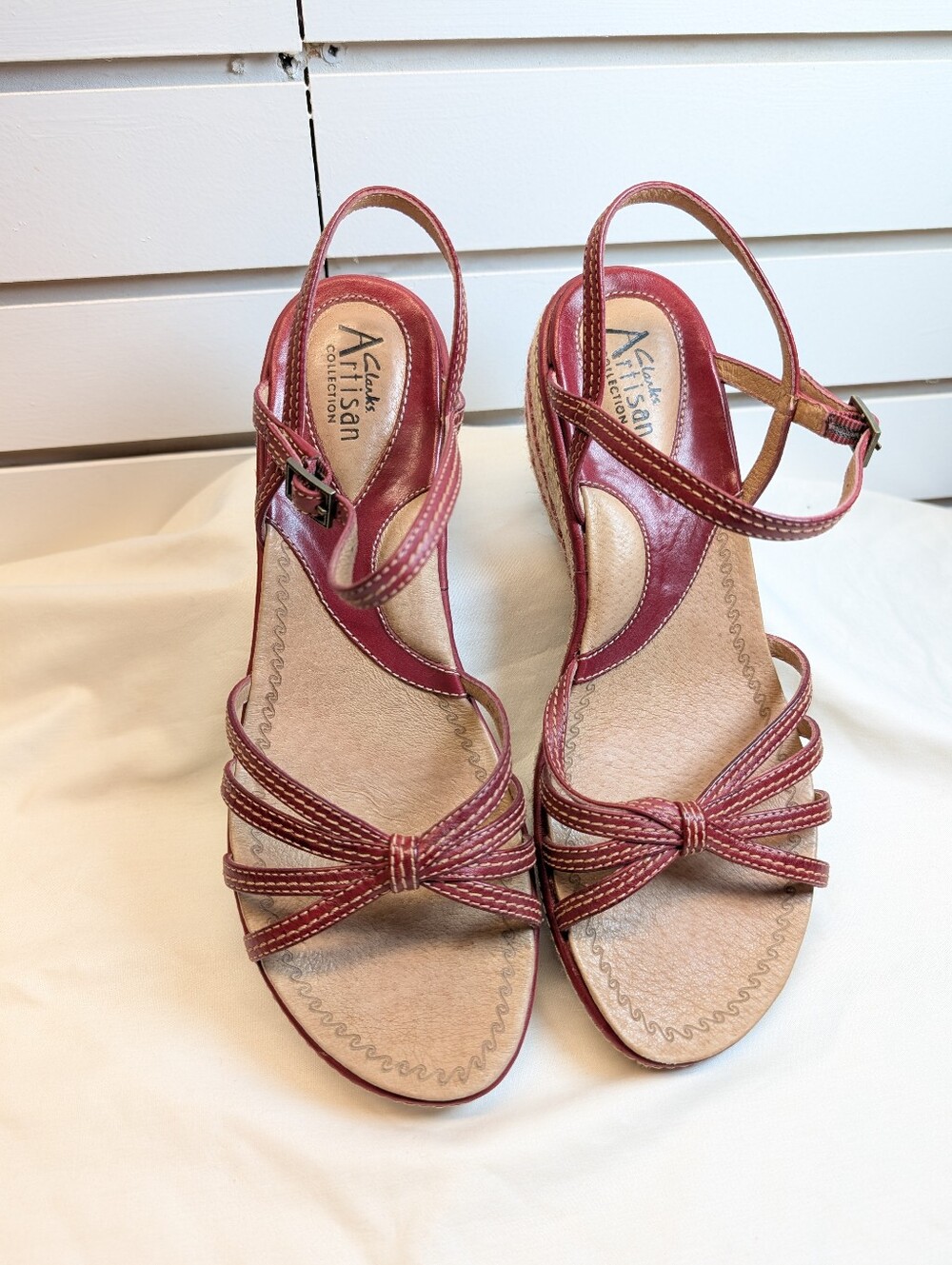 Clark's Artisan collection Strappy Wedge Sandals Dark Red Espadrille 9M NWOB
